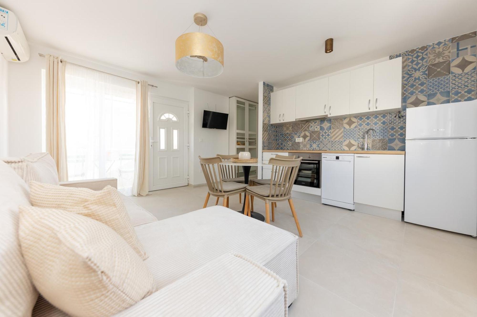 House Niko M With 6 Apartments Split Exterior photo